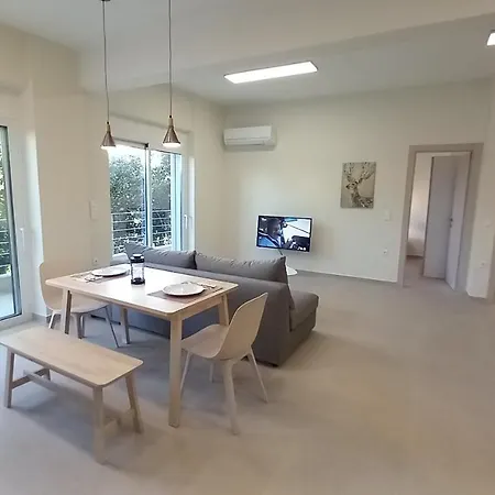 Appartement King Agis 2 *